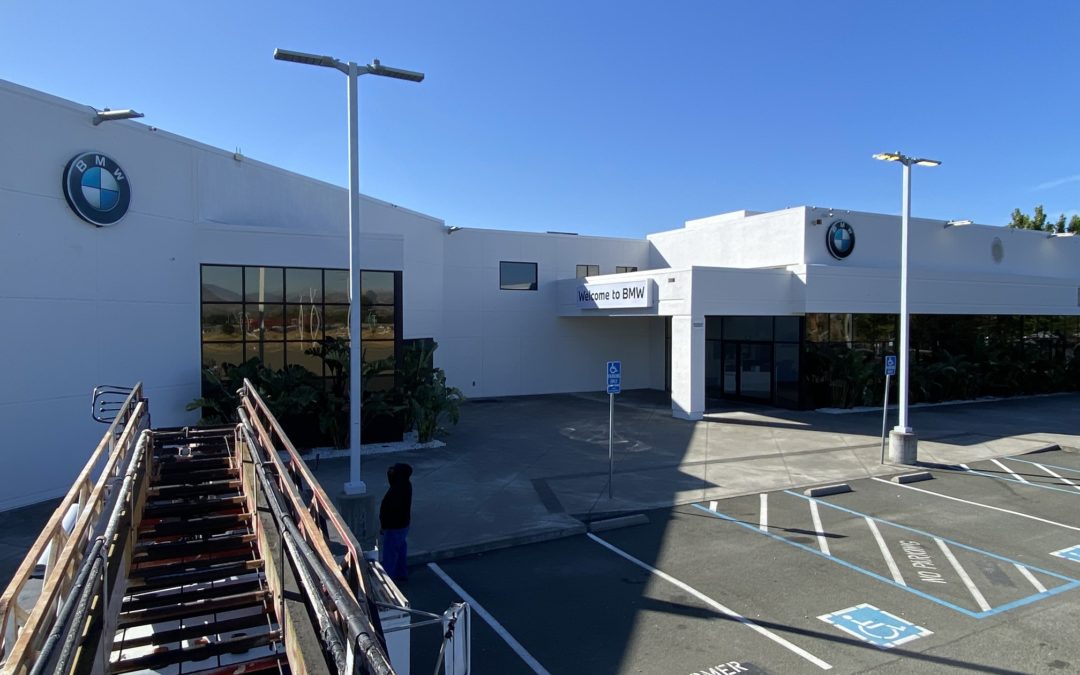 Fairfield, CA –BMW Automotive Frontal Illuminated Cabinet Sign and Logo Roundels Now Complete!